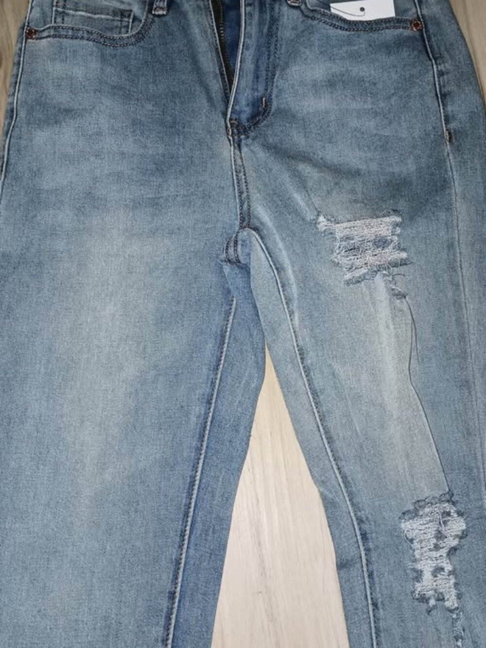 NWT Red by Denim Couture SKHW1065 Light Wash Distressed Skinny Jeans Raw Hem - Picture 7 of 8